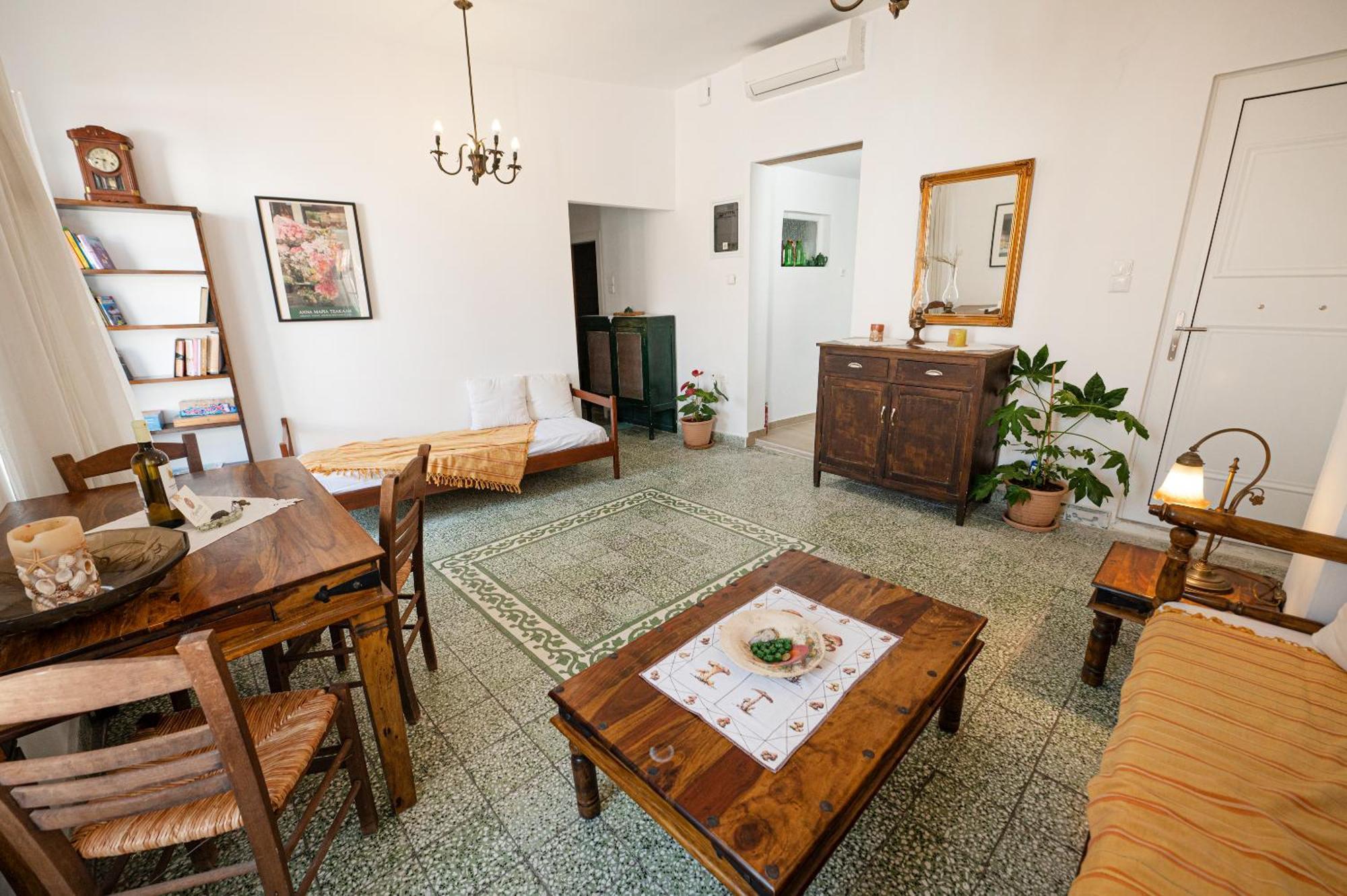 Elisabeth's Traditional House In Poros Appartement *
