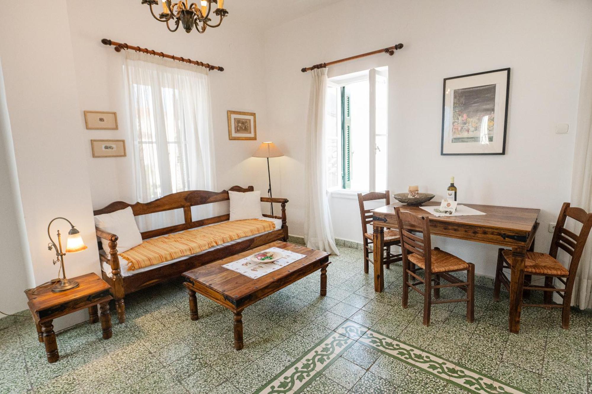 Elisabeth's Traditional House In Poros