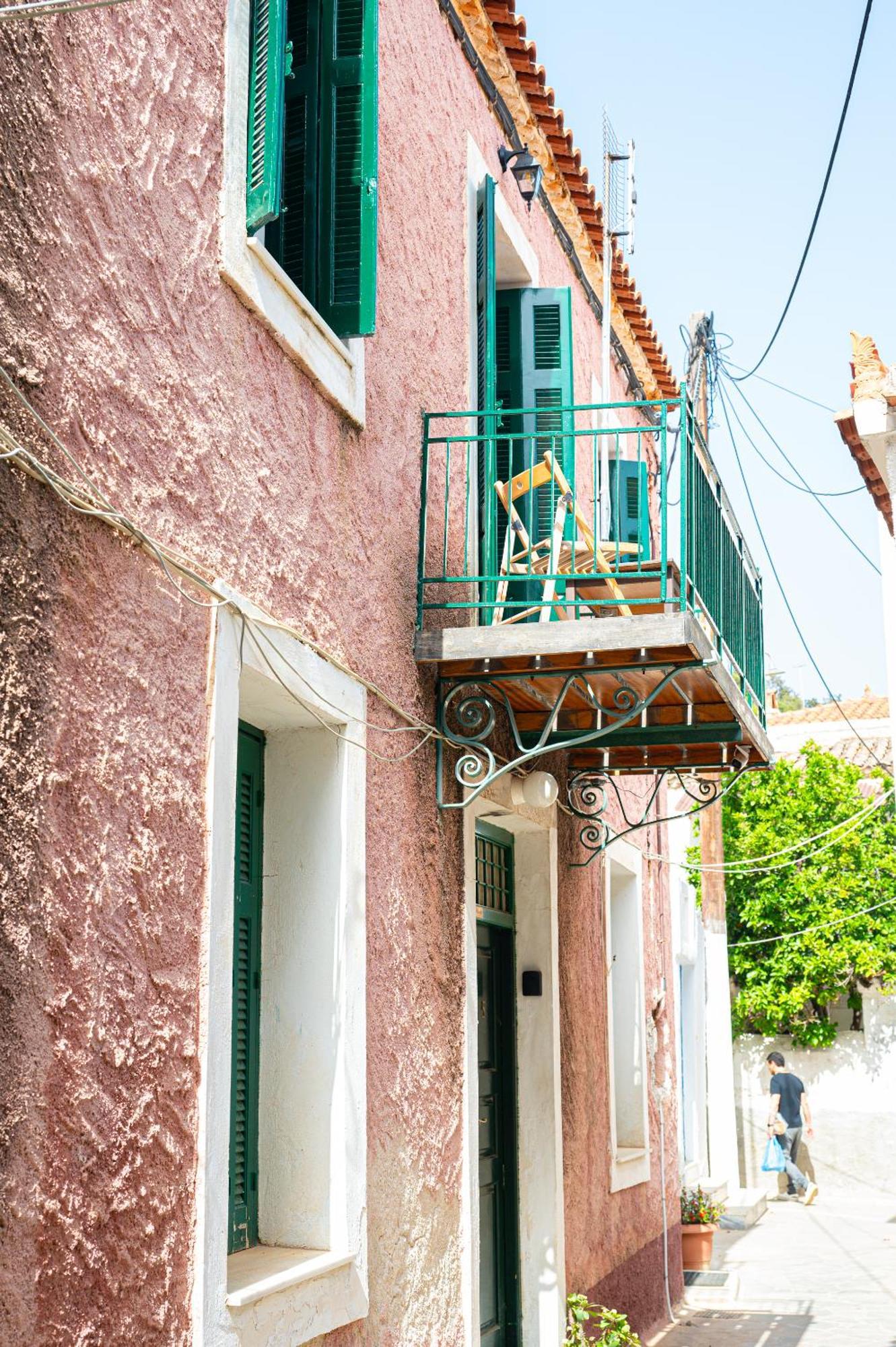 Elisabeth's Traditional House In Poros * Poros Town