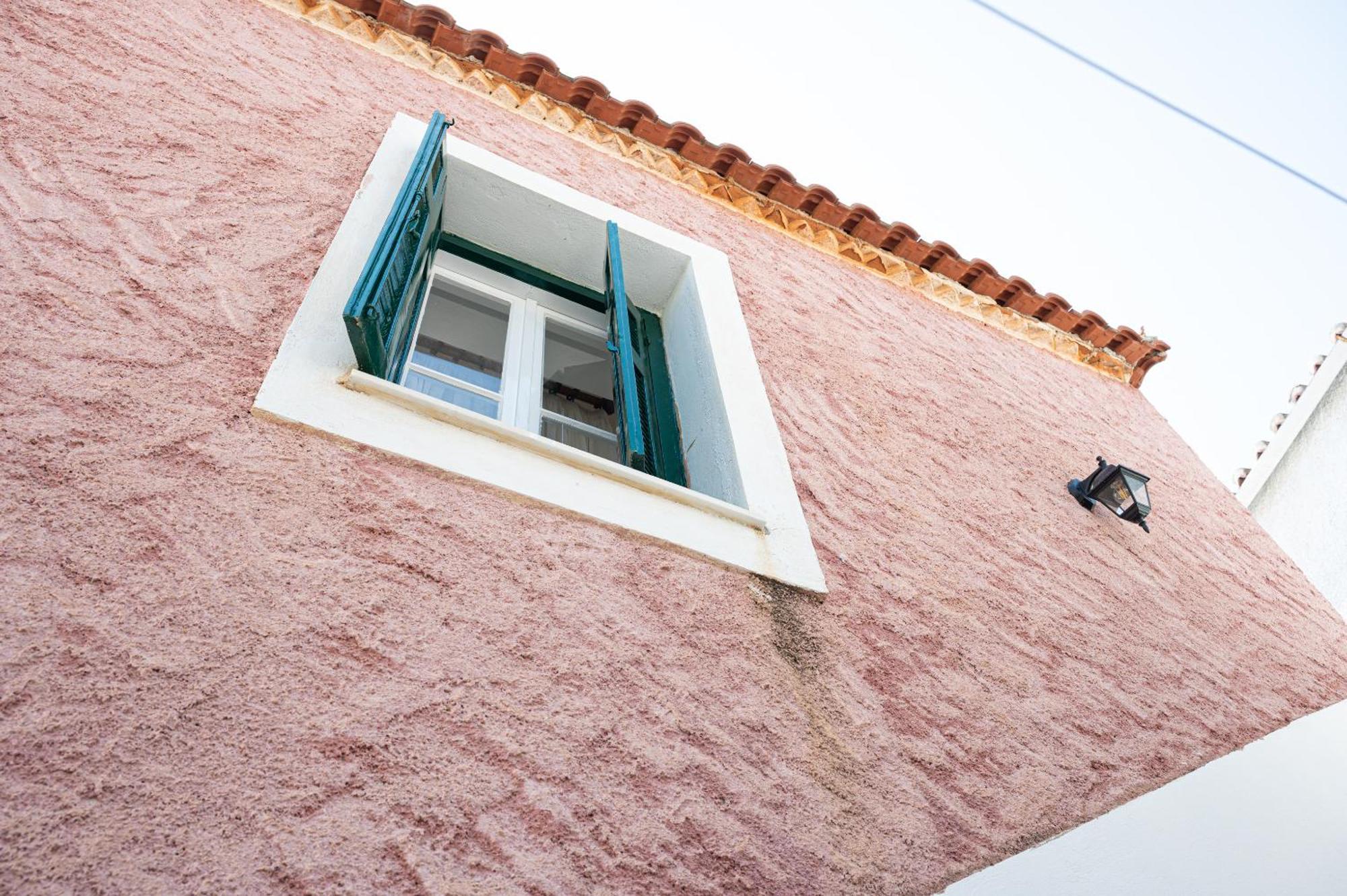 Elisabeth's Traditional House In Poros * Poros Town